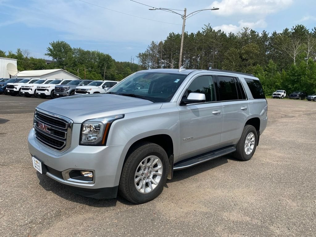 2020 GMC Yukon SLT in Quicksilver Metallic — front three-quarter view
